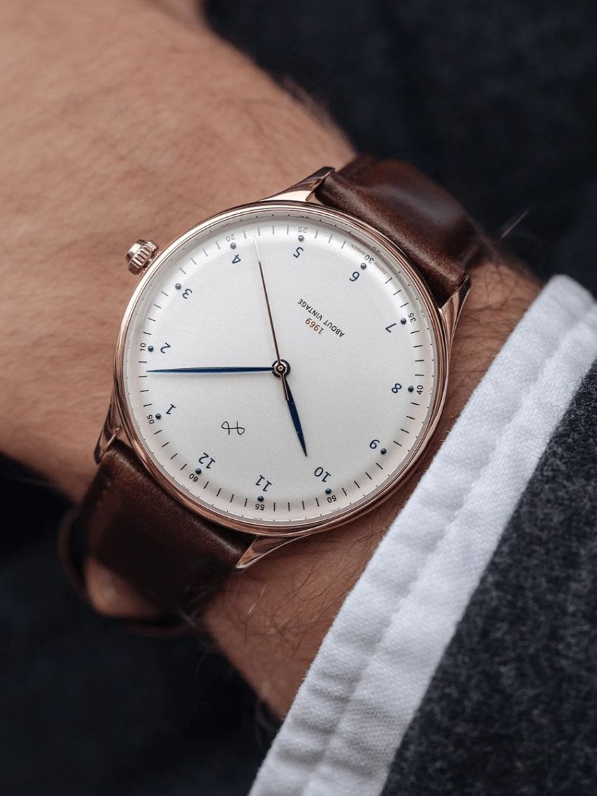 The 1820 Vintage - Gold/White