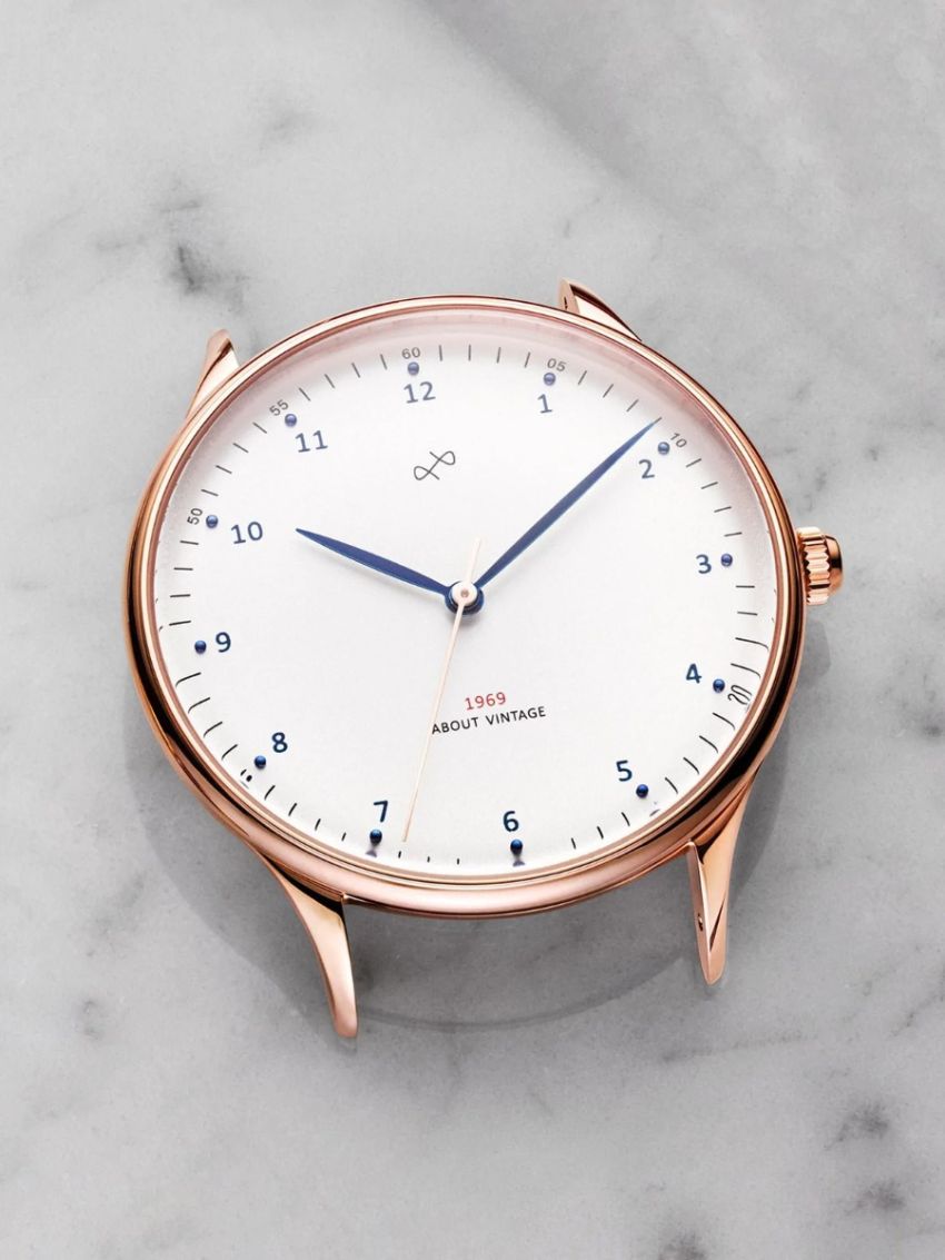 The 1820 Vintage - Gold/White