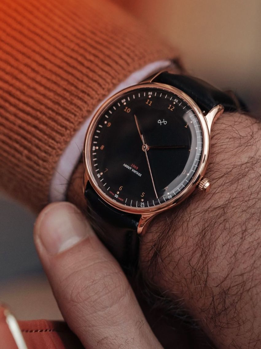 The 1820 Vintage - Gold/White