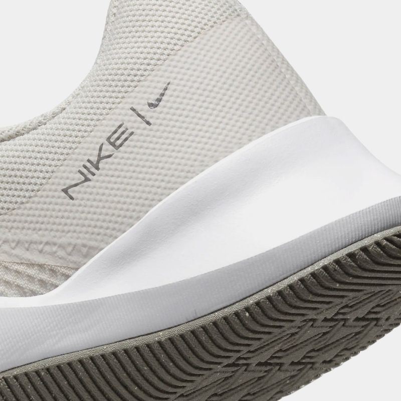 Air Max Men's Shoe 270 Training